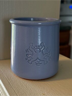 La Fermiere Keith Haring Periwinkle Embossed Dancing yogurt pot